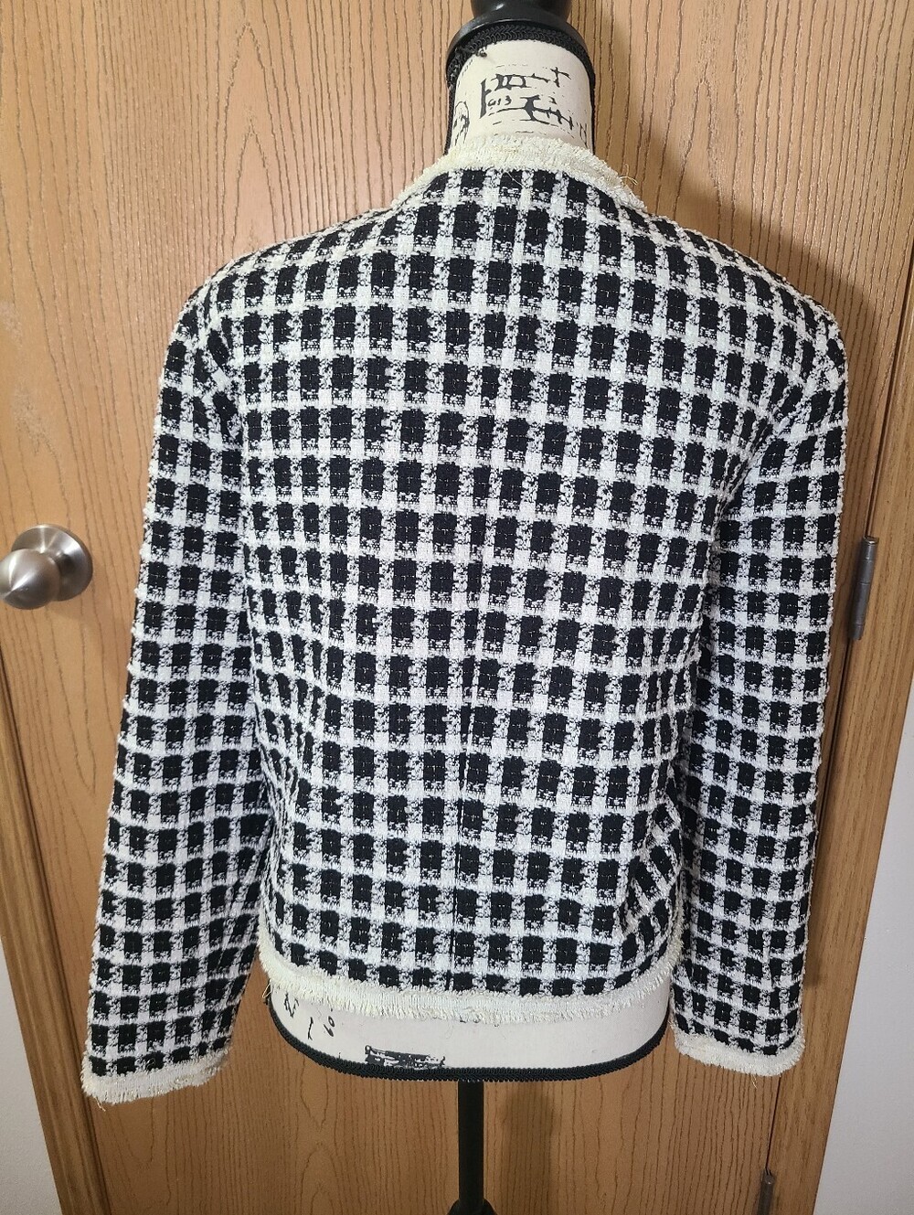 Tahari Black And White Old Money Classic Houndstooth Tweed Blazer Jacket - Picture 3 of 4